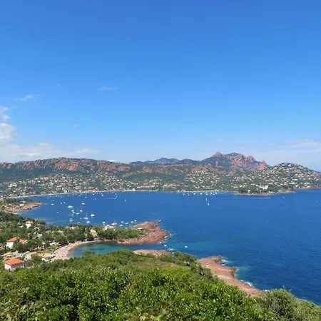 Апартаменти Cap Esterel Le Hameau T3 Mer 7 Pers Ref. Esterel Vacances 06la